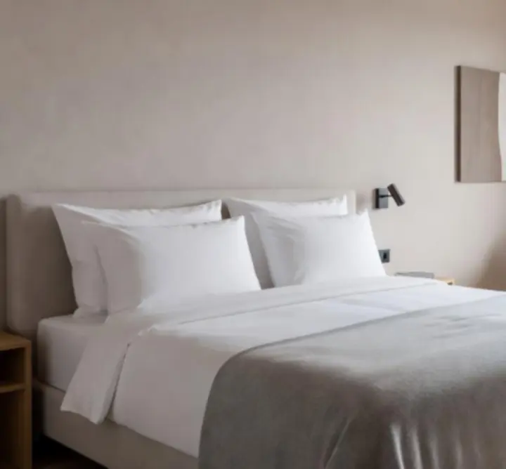 Nowoczesny, elegancki pokój hotelowy w Hotel Fun Zone